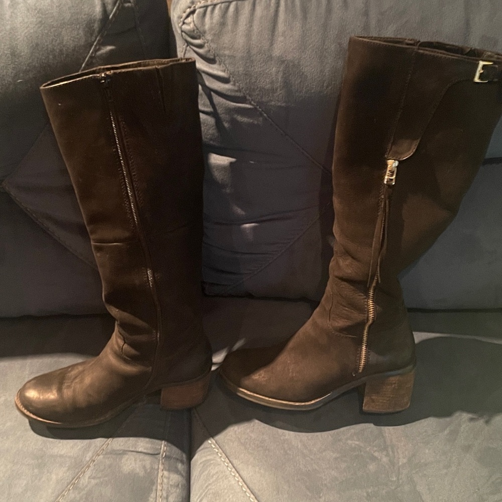 Steve Madden Tall Black Leather Boots - Classic Riding Style - Picture 3 of 8
